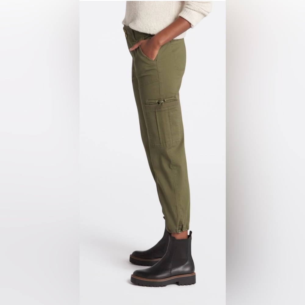 Green Elastic Hem Pants - Picture 3 of 3